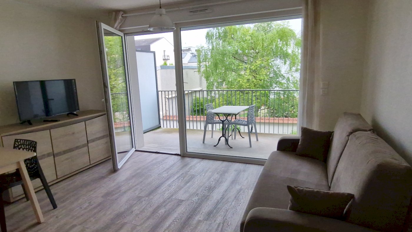 Studio avec balcon et parking - Photo 1 - Reims