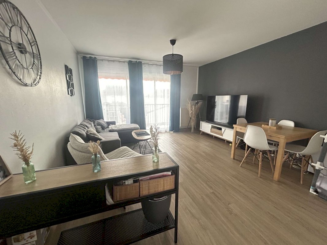 Appartement T3 de 63 m² - Photo 1 - Troyes