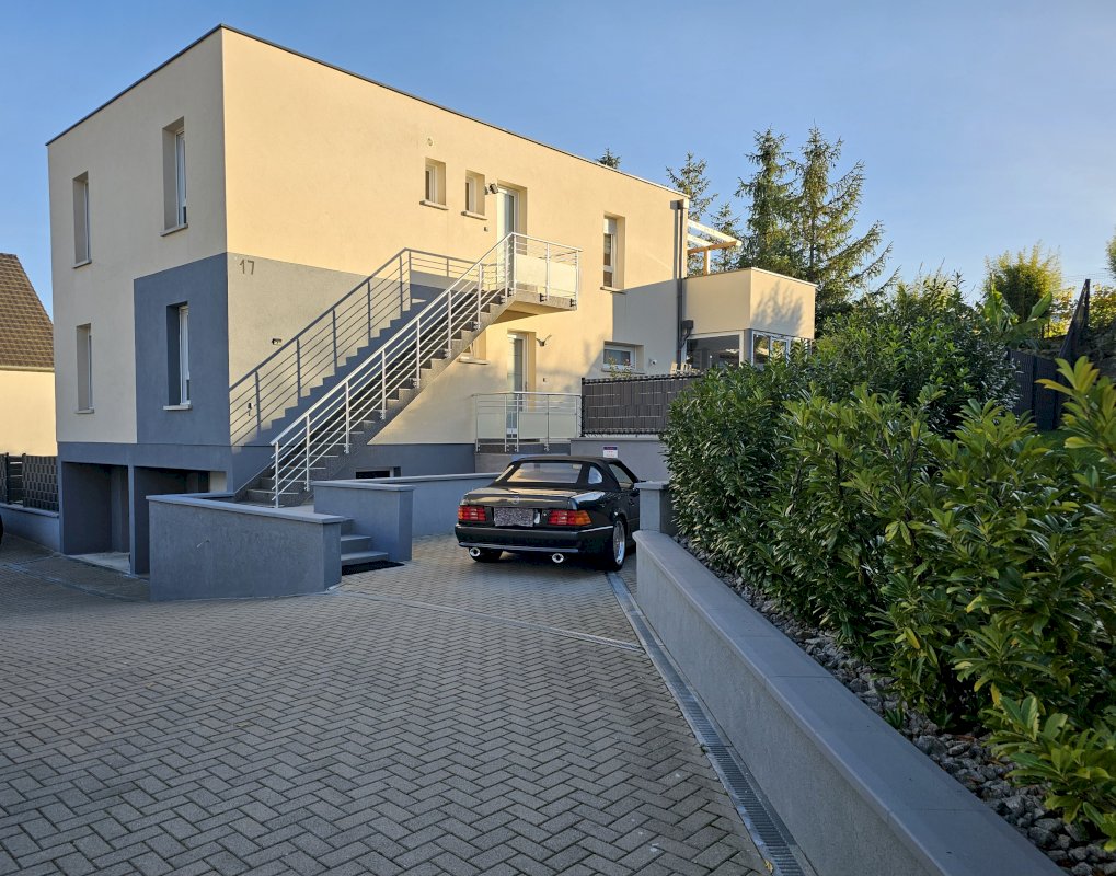 À vendre, superb appartement modern de 135 m² en duo sur un terrain de 6.2 are styl maison cubique, située dans une impasse au calme a Mommenheim - Photo 1 - Mommenheim