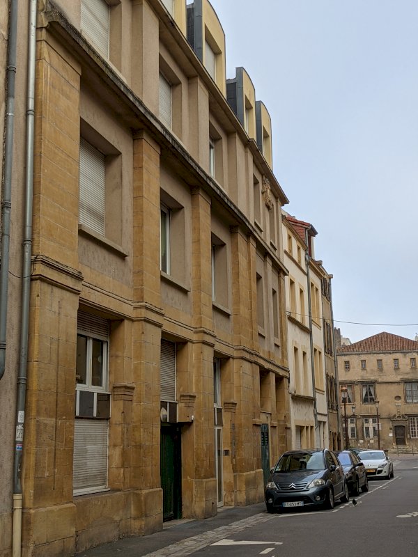 Studio rénové, forte attractivité locative à Metz - Photo 1 - Metz