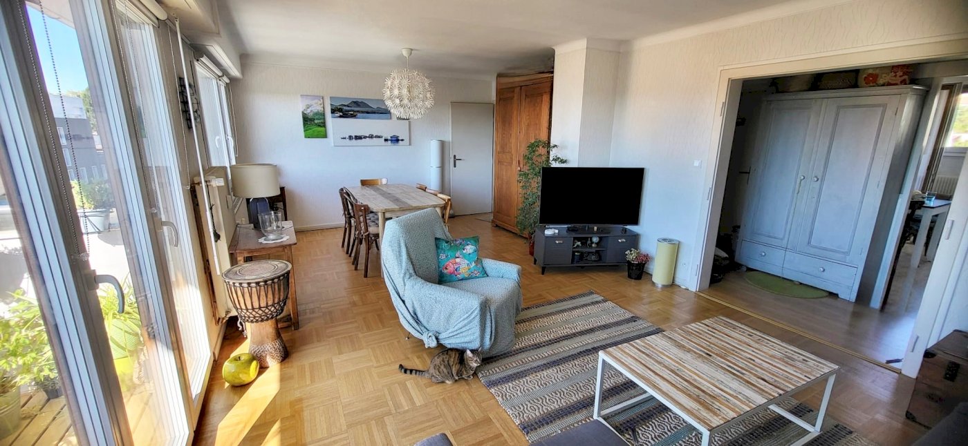 Appartement de 80 m² traversant, dernier étage, garage | Strasbourg Cronenbourg - Photo 1 - Strasbourg