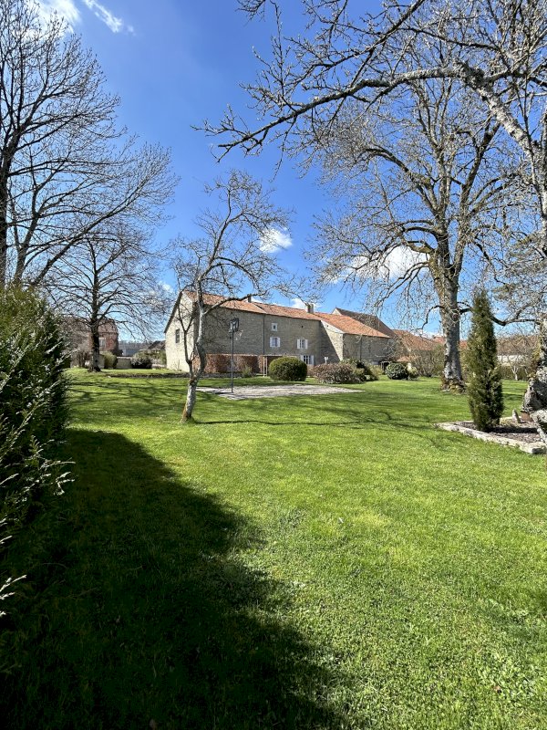 MAISON DE CARACTÈRE - Photo 2 - Juzennecourt