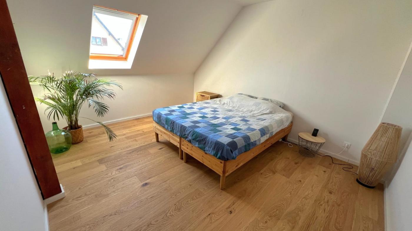 Maison 100m², 3/4 chambres, 2 sdb, combles, sous-sol, piscine, terrasse, jardin - Photo 3 - Saverne