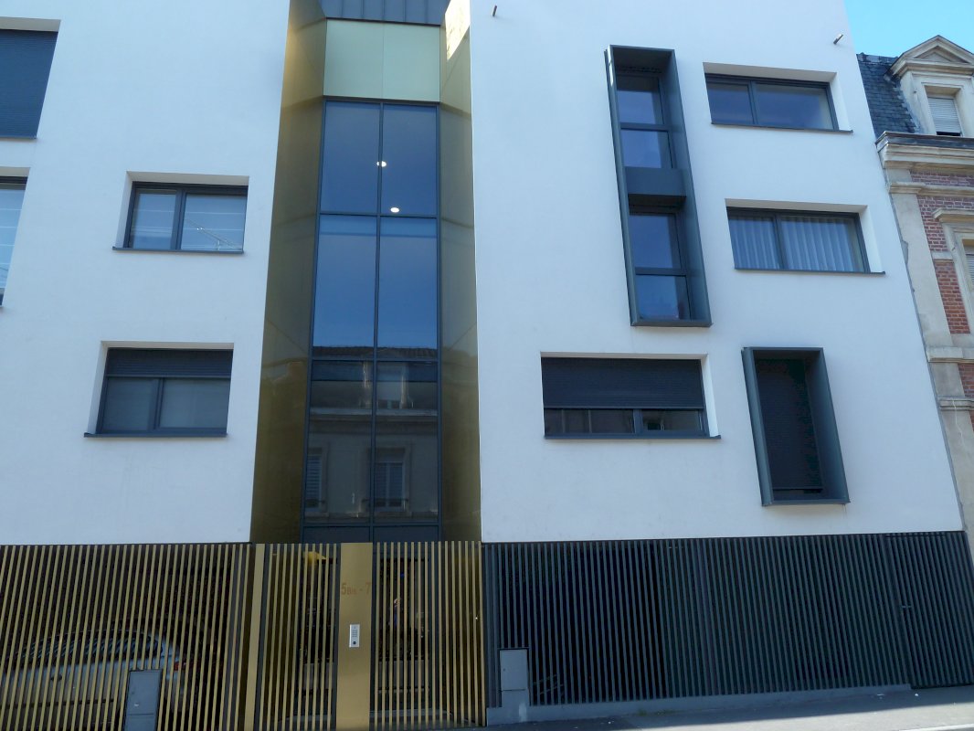 Studio avec balcon et parking - Photo 5 - Reims