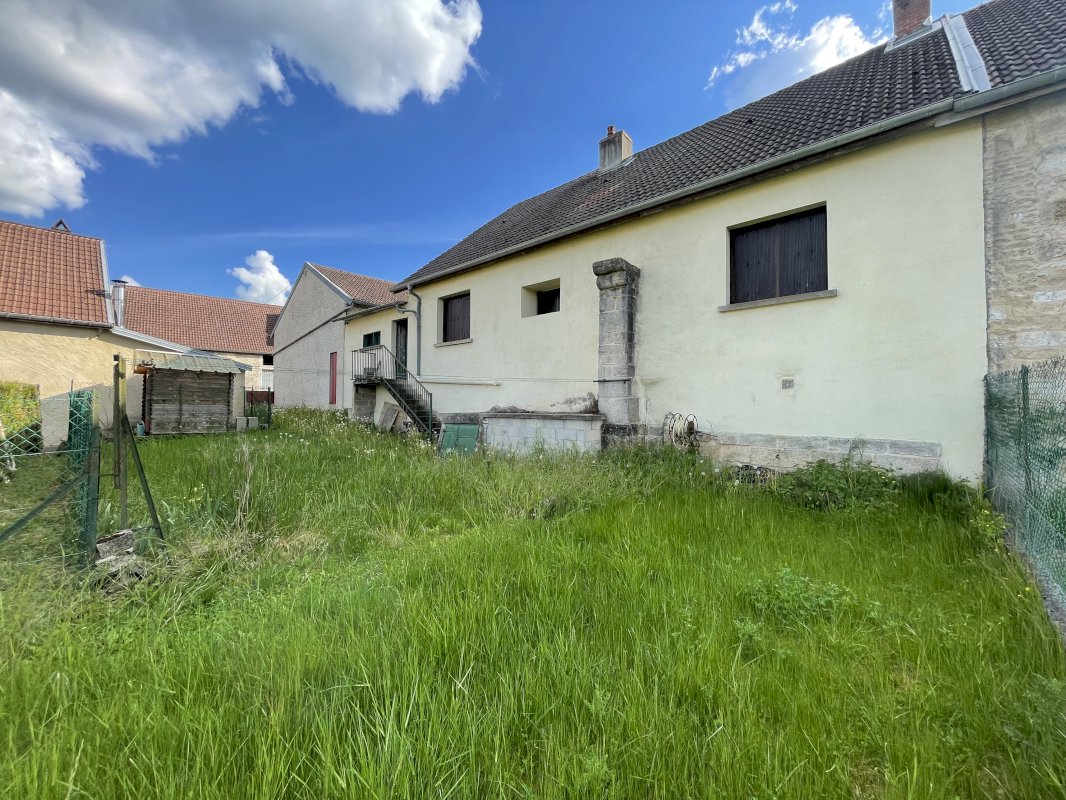 Maison à rénover - Photo 5 - Bourdons-sur-rognon