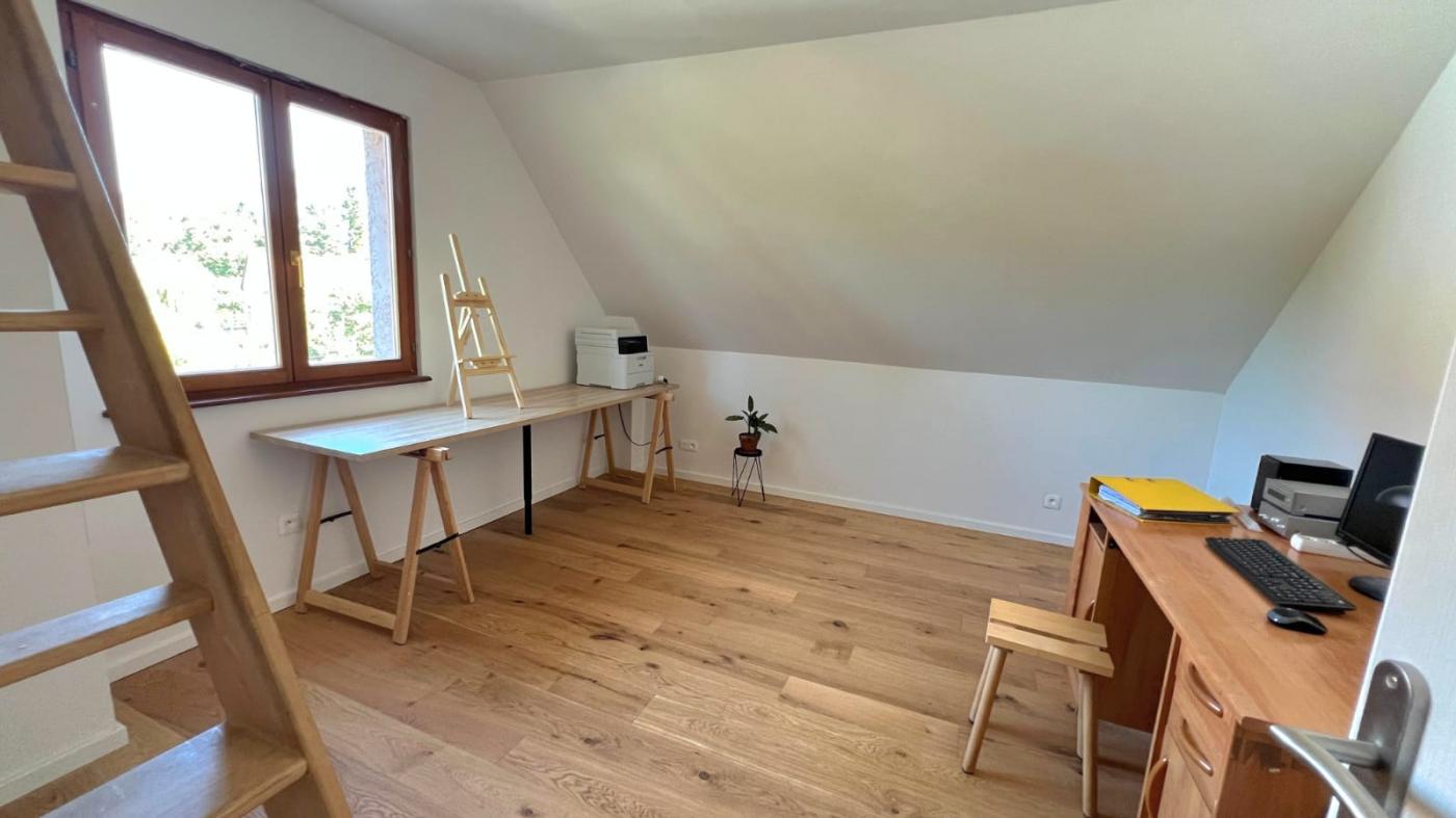 Maison 100m², 3/4 chambres, 2 sdb, combles, sous-sol, piscine, terrasse, jardin - Photo 5 - Saverne