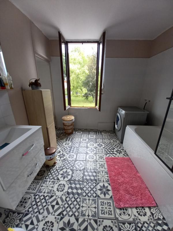 Maison (95 m2) - 4 pièces - 3 chambres. Dans un quartier recherché. - Photo 9 - Saint-Dizier